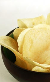 patatas fritas de bolsa, alimento rico en vitamina E y vitamina B9