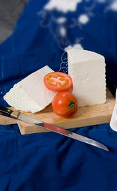 queso de cabra tierno, alimento rico en vitamina B9 y vitamina B5