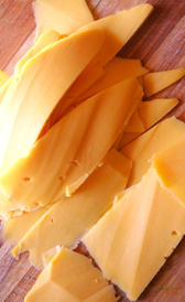 queso gouda, alimento rico en vitamina B12 y calcio