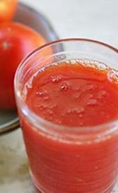 zumo de tomate natural, alimento rico en calorías